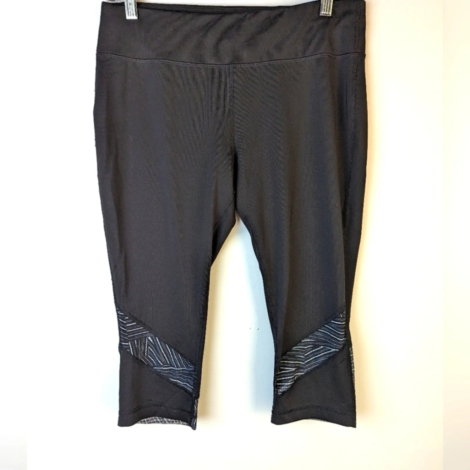 Athletic Works Capri Leggings - Medium